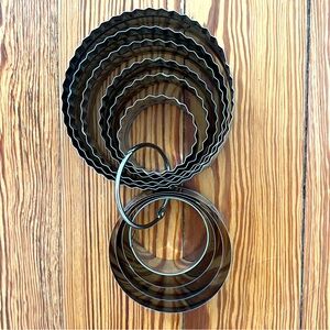 Crate & Barrel Cookie Biscuit Cutter Set Round Scalloped on Ring